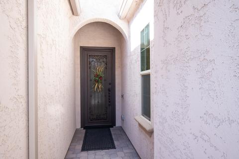 4642 E Navigator Ln, Phoenix, AZ 85050 photo 2