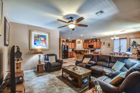2920 E Meadowview Dr, Gilbert, AZ 85298 photo 2