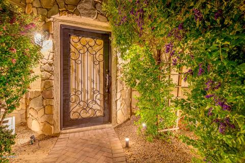 3220 E Branham Ln, Phoenix, AZ 85042 photo 4