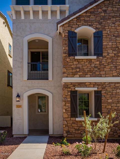 1744 E Dogwood Ln, Gilbert, AZ 85295 photo 2