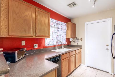 906 E Cochise Cir, Apache Junction, AZ 85119 photo 8