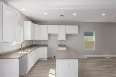 904 E Odeum Ln, Phoenix, AZ 85040 photo 14