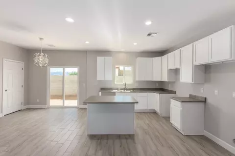904 E Odeum Ln, Phoenix, AZ 85040 photo 16