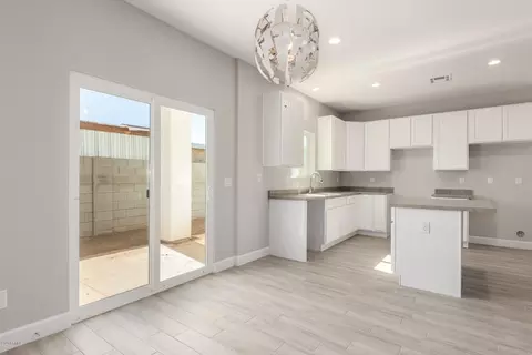 904 E Odeum Ln, Phoenix, AZ 85040 photo 11