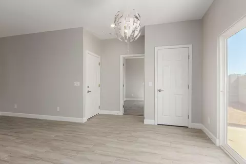 904 E Odeum Ln, Phoenix, AZ 85040 photo 13