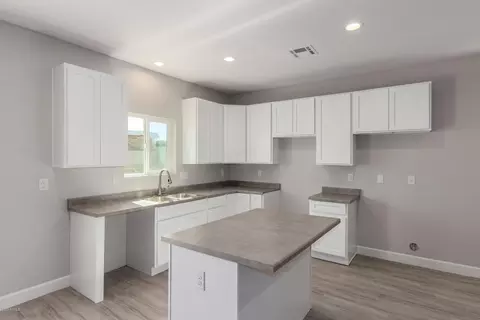 904 E Odeum Ln, Phoenix, AZ 85040 photo 15