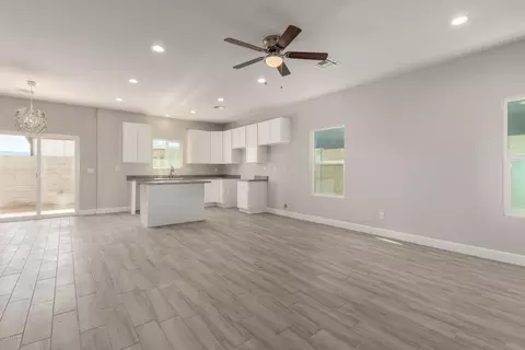 904 E Odeum Ln, Phoenix, AZ 85040 photo 7