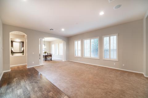 3832 Expedition Way, Phoenix, AZ 85050 photo 4