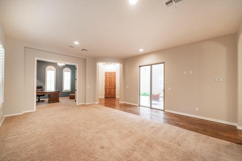 3832 Expedition Way, Phoenix, AZ 85050 photo 5