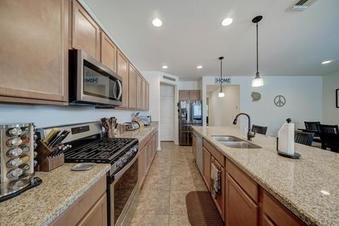 2323 E Branham Ln, Phoenix, AZ 85042 photo 9