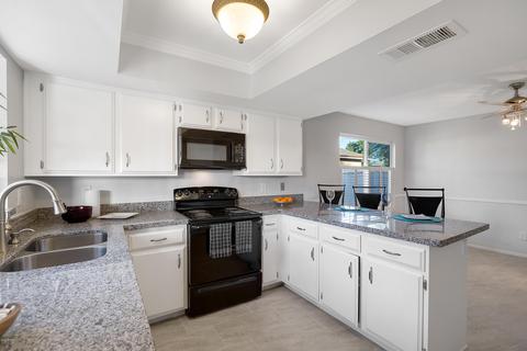 566 W Pantera Ave, Mesa, AZ 85210 photo 3