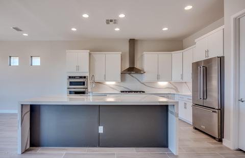 3324 E Robin Ln, Phoenix, AZ 85050 photo 9