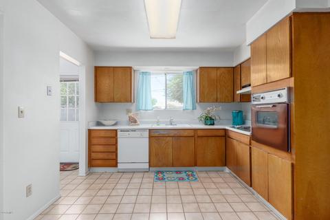 3976 E Becker Ln, Phoenix, AZ 85028 photo 7