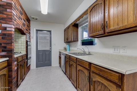 3128 N 41st Pl, Phoenix, AZ 85018 photo 11