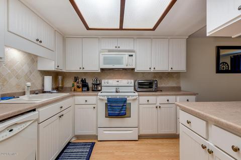8231 N 21st Dr #E206, Phoenix, AZ 85021 photo 9