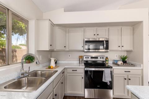 1097 E Orchid Ln, Gilbert, AZ 85296 photo 4
