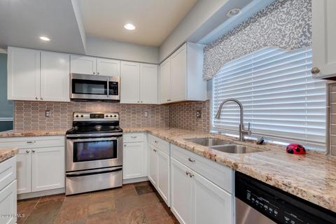 917 E Becker Ln, Phoenix, AZ 85020 photo 13