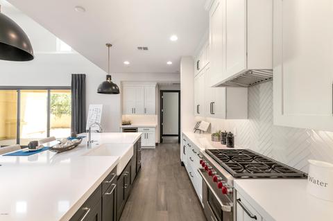 3915 E Sheila Ln, Phoenix, AZ 85018 photo 9