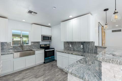 2521 E Cheery Lynn Rd, Phoenix, AZ 85016 photo 8