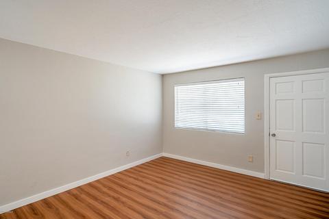 1329 E Becker Ln, Phoenix, AZ 85020 photo 4