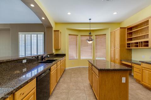 6853 S Pinehurst Dr, Gilbert, AZ 85298 photo 5