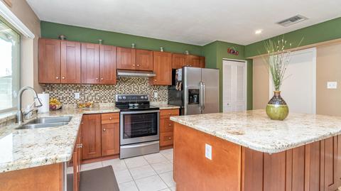 536 E Morrow Dr, Phoenix, AZ 85024 photo 2