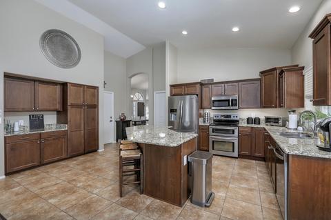 1231 W Iris Dr, Gilbert, AZ 85233 photo 6