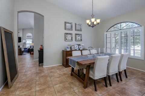 1231 W Iris Dr, Gilbert, AZ 85233 photo 5