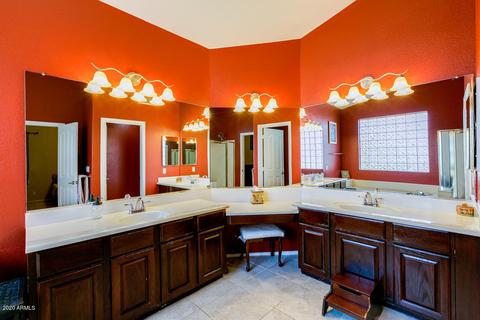 621 N Hawk Cir, Gilbert, AZ 85234 photo 28