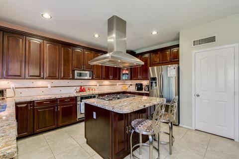 621 N Hawk Cir, Gilbert, AZ 85234 photo 10