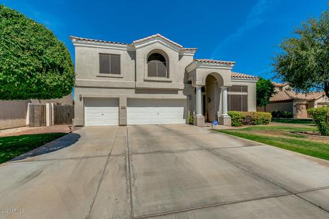 621 N Hawk Cir, Gilbert, AZ 85234 photo 3