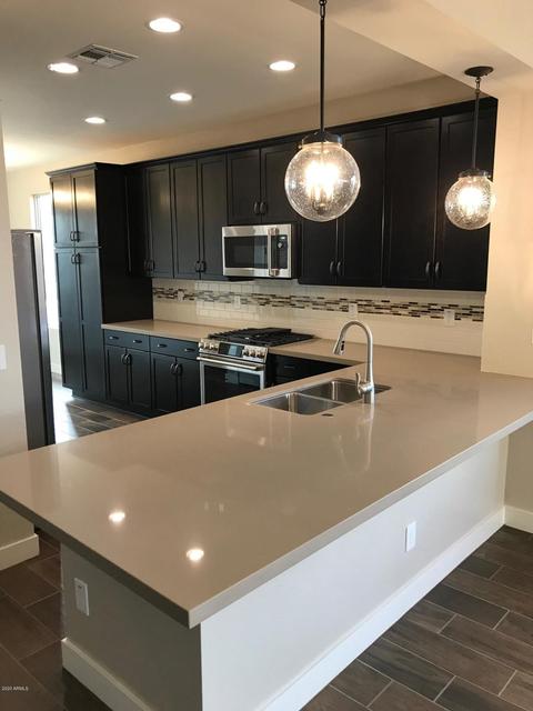 606 E Brisa Dr, Phoenix, AZ 85085 photo 2