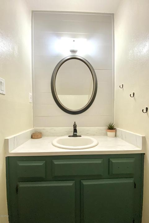 1041 E Lodge Dr, Tempe, AZ 85283 photo 8