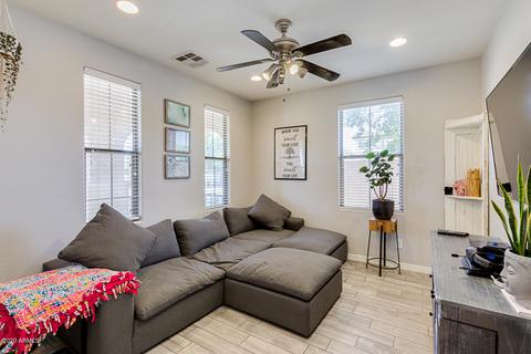 848 E Rojo Ct, Gilbert, AZ 85297 photo 3