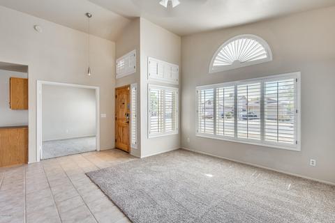 1702 E Greenway Cir, Phoenix, AZ 85042 photo 3