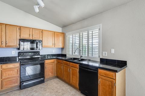 1702 E Greenway Cir, Phoenix, AZ 85042 photo 14