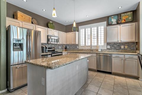 3232 E Tonto Ln, Phoenix, AZ 85050 photo 9