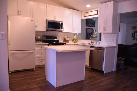 207 E Desert Ln, Gilbert, AZ 85234 photo 4