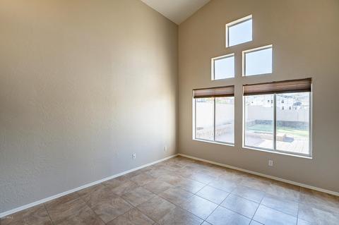 402 E Glenhaven Dr, Phoenix, AZ 85048 photo 5