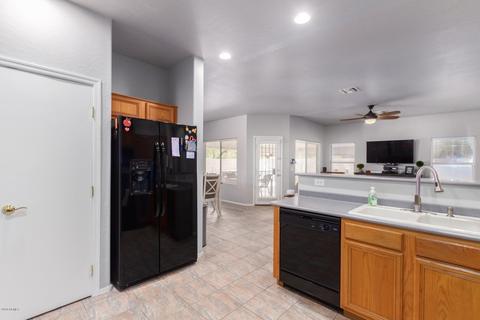 1685 S Peppertree Dr, Gilbert, AZ 85295 photo 9