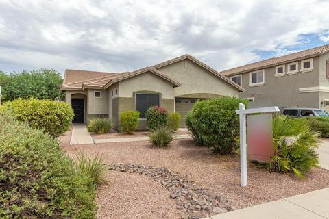 1685 S Peppertree Dr, Gilbert, AZ 85295 photo 1