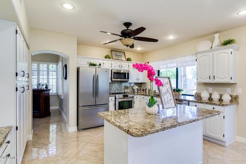 1226 W Iris Dr, Gilbert, AZ 85233 photo 2