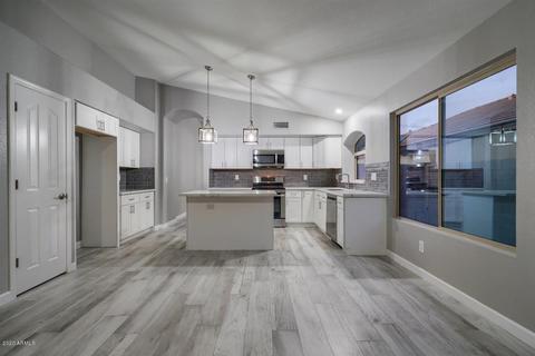 4353 E Abraham Ln, Phoenix, AZ 85050 photo 9