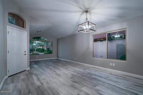 4353 E Abraham Ln, Phoenix, AZ 85050 photo 4