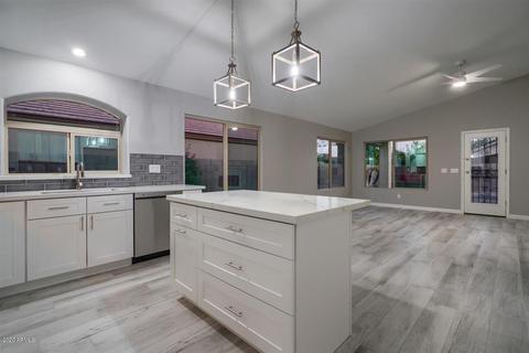 4353 E Abraham Ln, Phoenix, AZ 85050 photo 10
