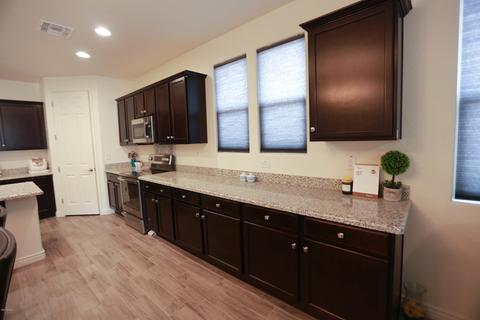 10425 E Durant Dr, Mesa, AZ 85212 photo 4