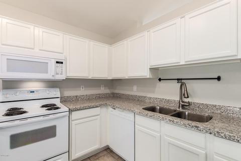 1726 E Amber Ln, Gilbert, AZ 85296 photo 9