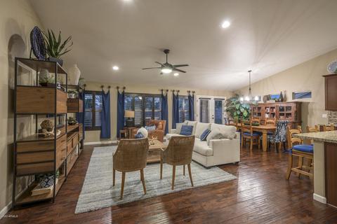 288 E Betsy Ln, Gilbert, AZ 85296 photo 2