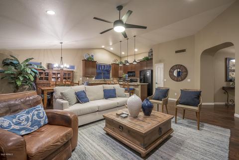 288 E Betsy Ln, Gilbert, AZ 85296 photo 6
