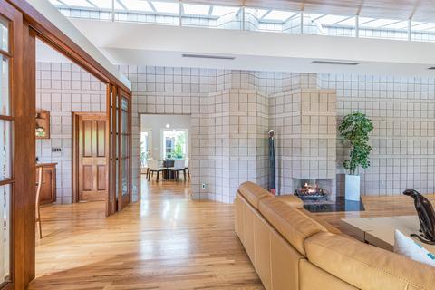 816 E Circle Rd, Phoenix, AZ 85020 photo 9